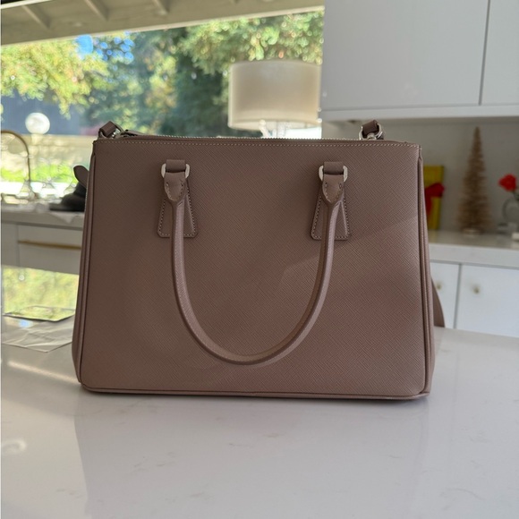 Prada Saffiano Lux Galleria Front Pocket Tote Cammeo - Picture 2 of 10